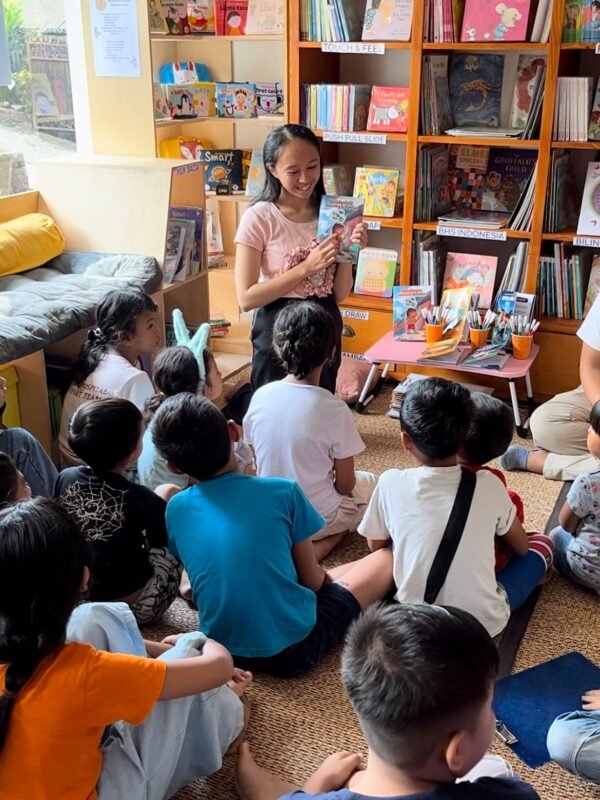 PELATIHAN BUKU KREATIF ANAK BERDAYA BERSAMA ADYA